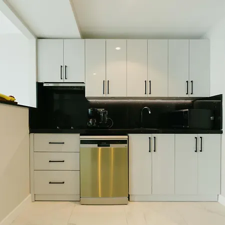 Decamondo Karakoey Aparthotel 4*