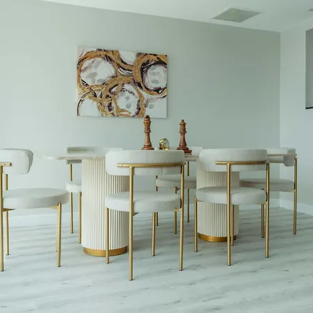 Decamondo Karakoey アパートホテル 4*